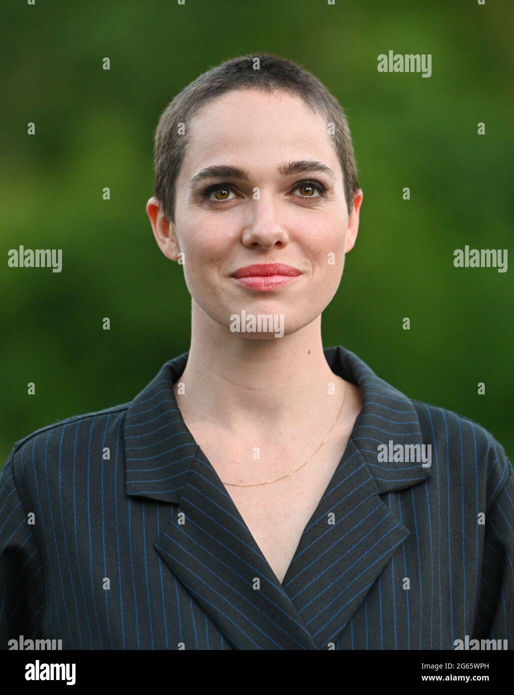 Monaco, Germania. 02 luglio 2021. Verena Altenberger, attrice, arriva alla prima del film "Polizeiruf 110 - bis Mitternacht" al Festival del Cinema di Monaco. Credit: Tobias Hase/dpa/Alamy Live News Foto Stock