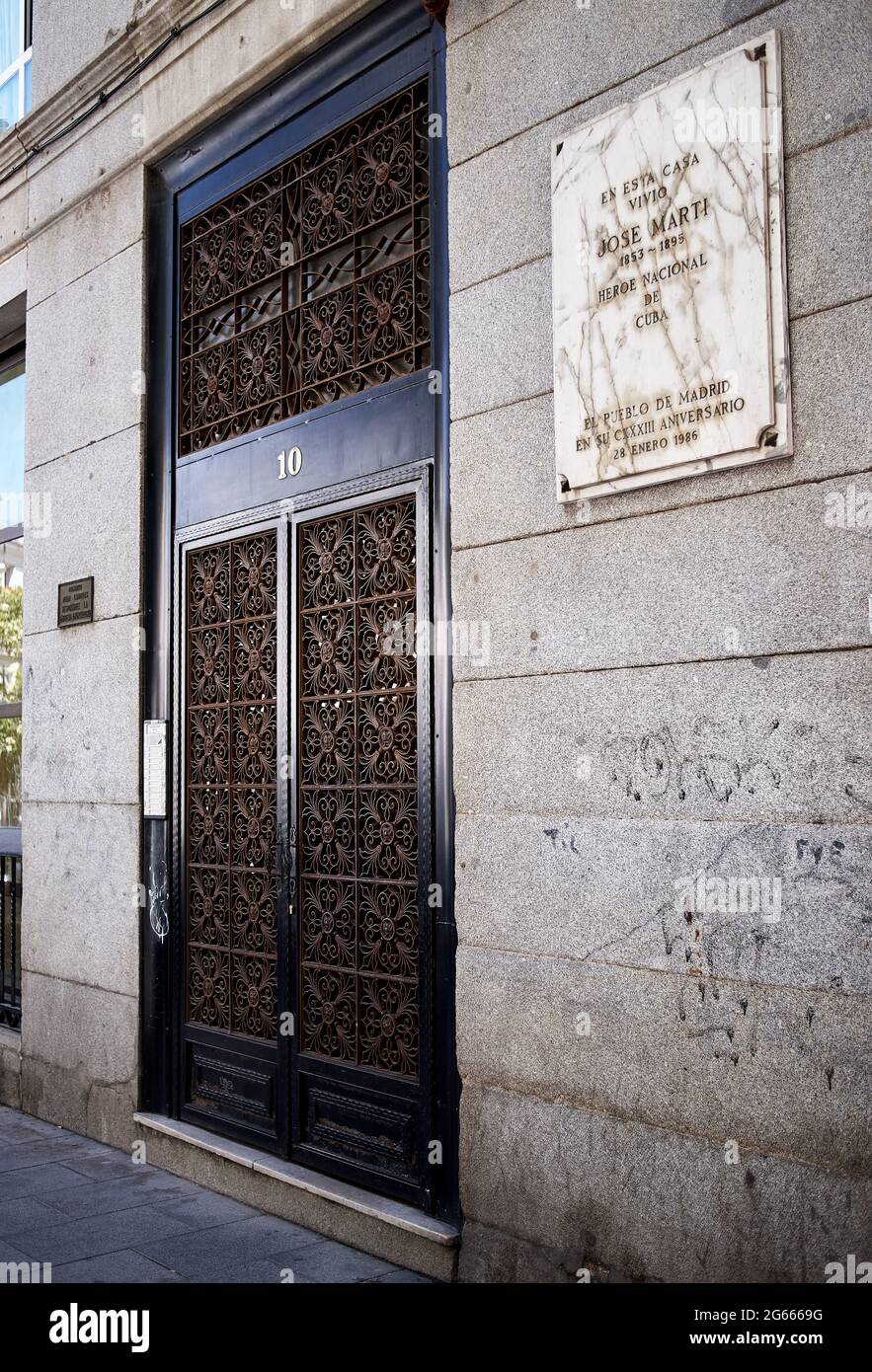 Lapide di marmo dal popolo di Madrid a Jose Marti. Foto Stock