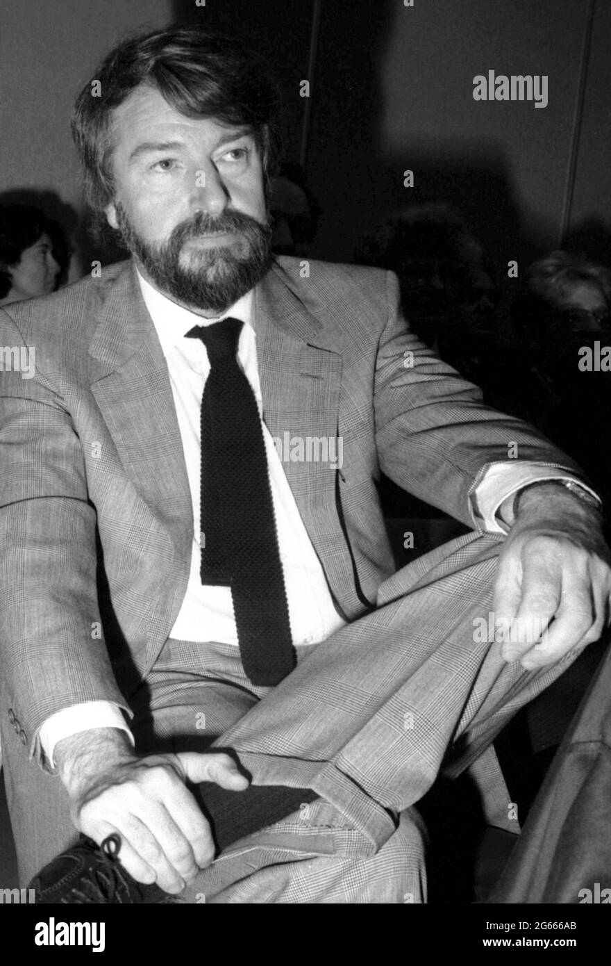 Ritratto dell'artista e politico rumeno Eugen Mihaescu nel 1984, USA Foto Stock