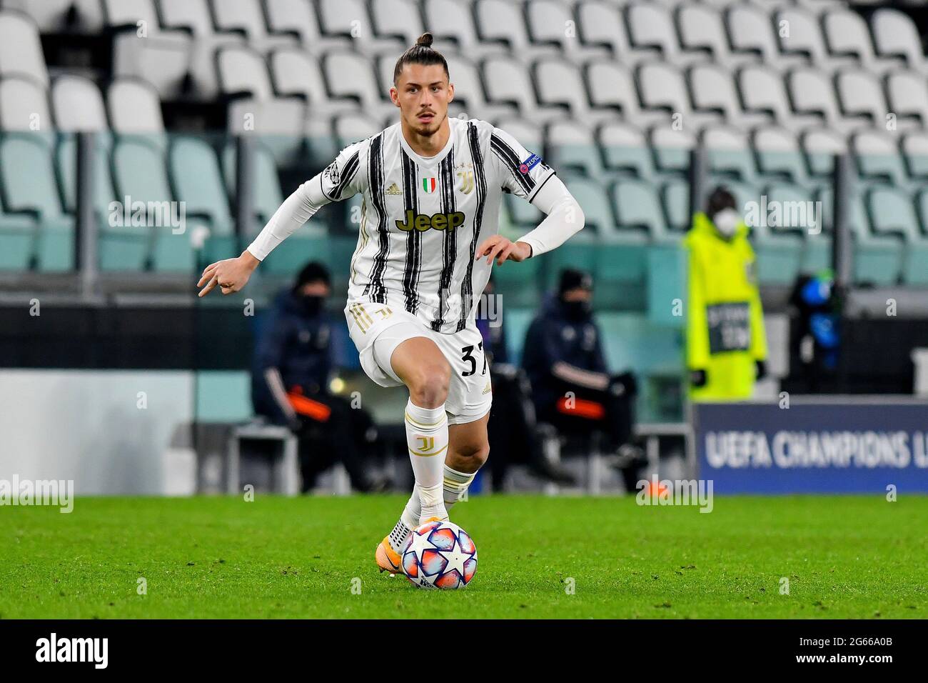 Torino, Italia. 01 Giugno 2021. Radu Dragusin della Juventus FC durante la stagione 2020/21 della Champions League del Juventus FC allo stadio Allianz di Torino - Photo ReporterTorino/LiveMedia Credit: Independent Photo Agency/Alamy Live News Foto Stock