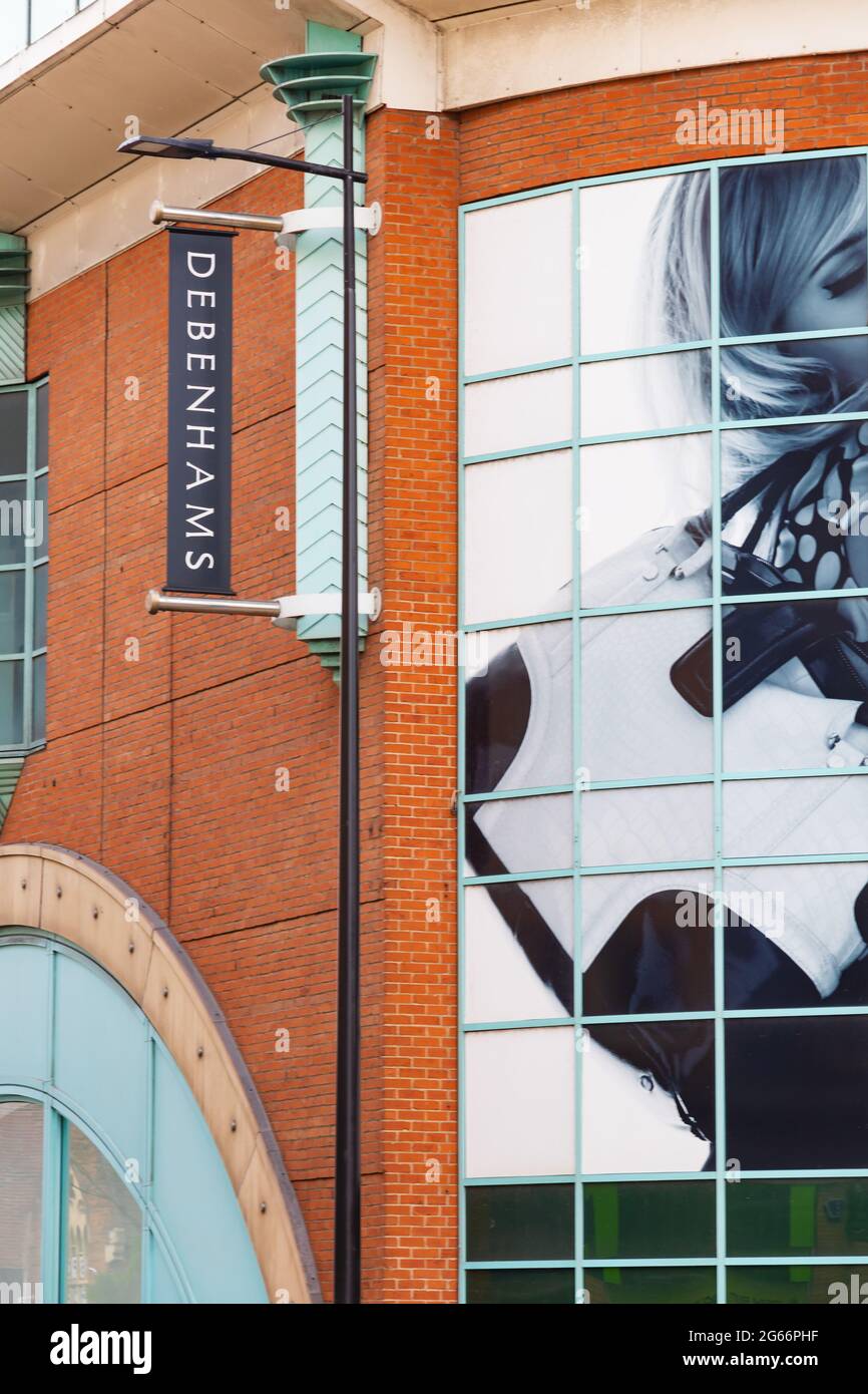 Negozio Debenhams e segnaletica. Lincoln, Lincolnshire, Inghilterra Foto Stock
