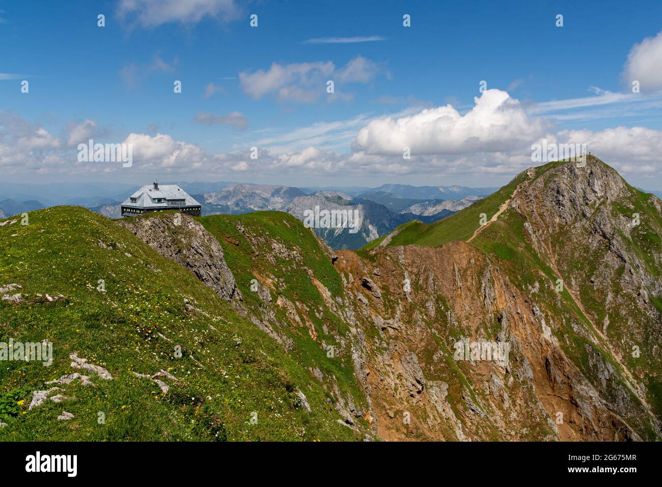Vista di Eisenerzer Reichenstein e Reichenstein rifugio, Präbichl, Austria Foto Stock