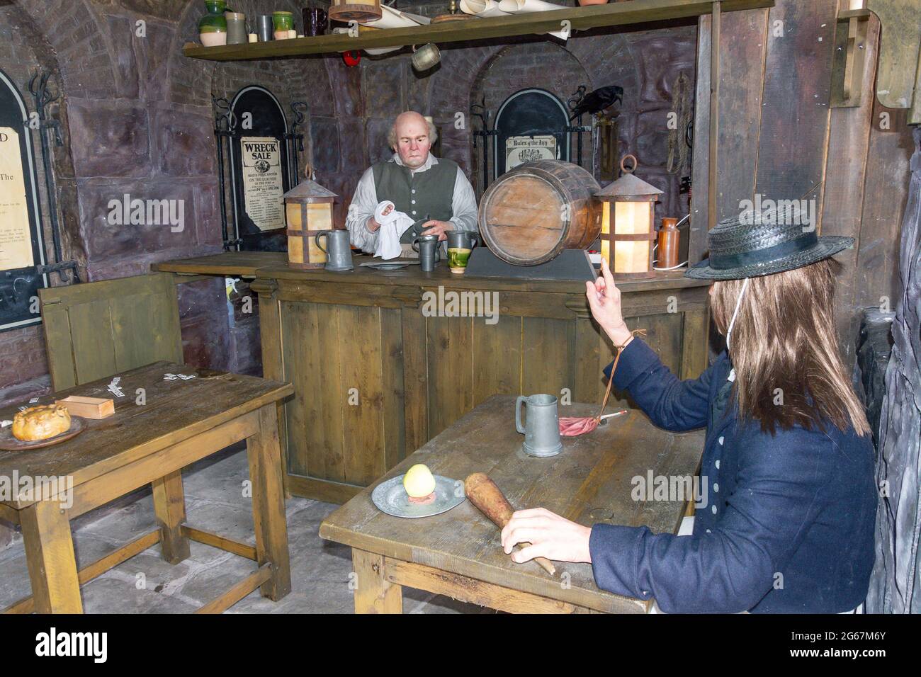 Quayside bar interior, il National Museum of the Royal Navy Hartlepool, Jackson Dock, Hartlepool, County Durham, Inghilterra, Regno Unito Foto Stock