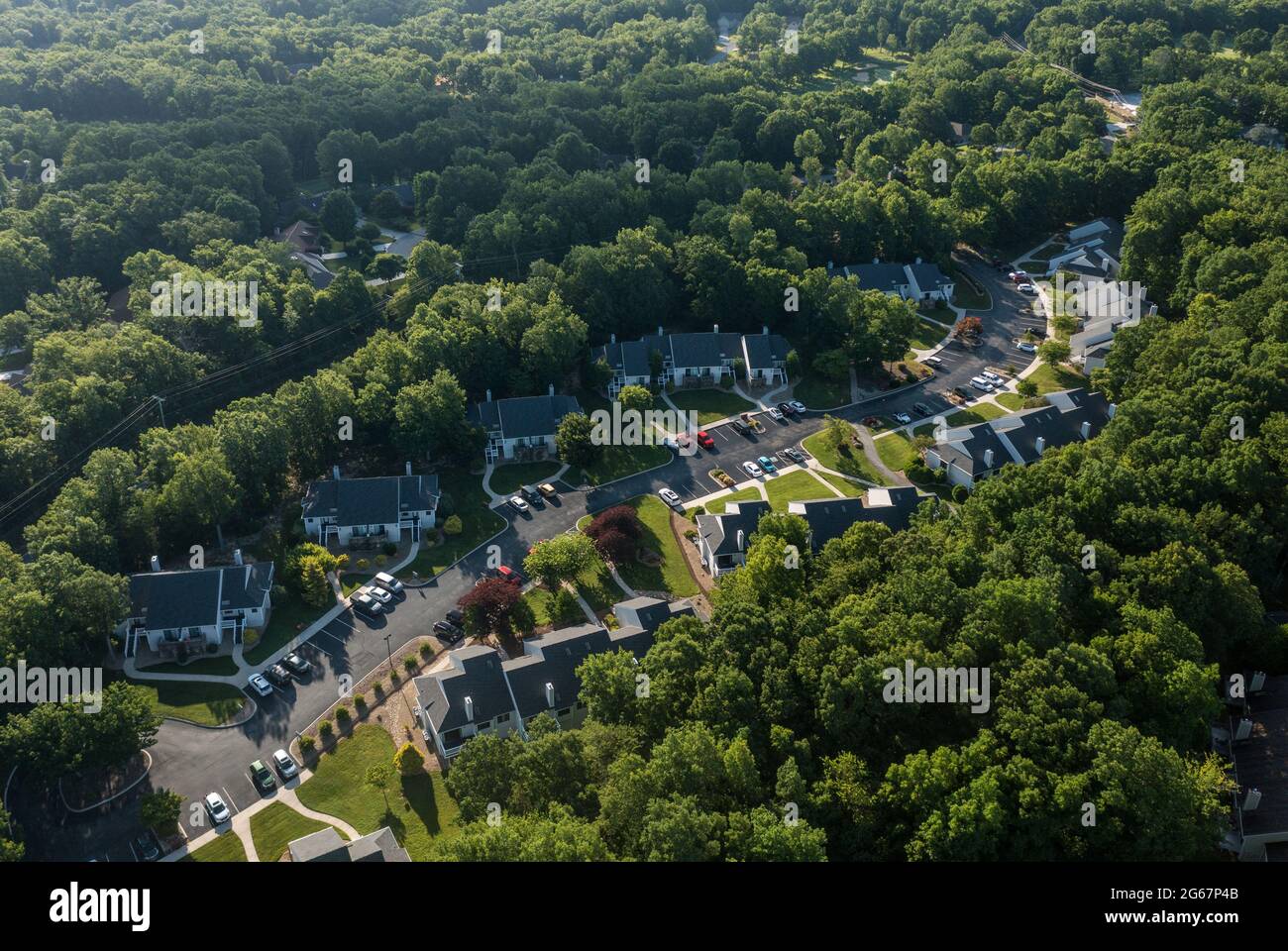 Vista aerea del drone di uno sviluppo residenziale o in multiproprietà a Fairfield Glade Tennessee Foto Stock