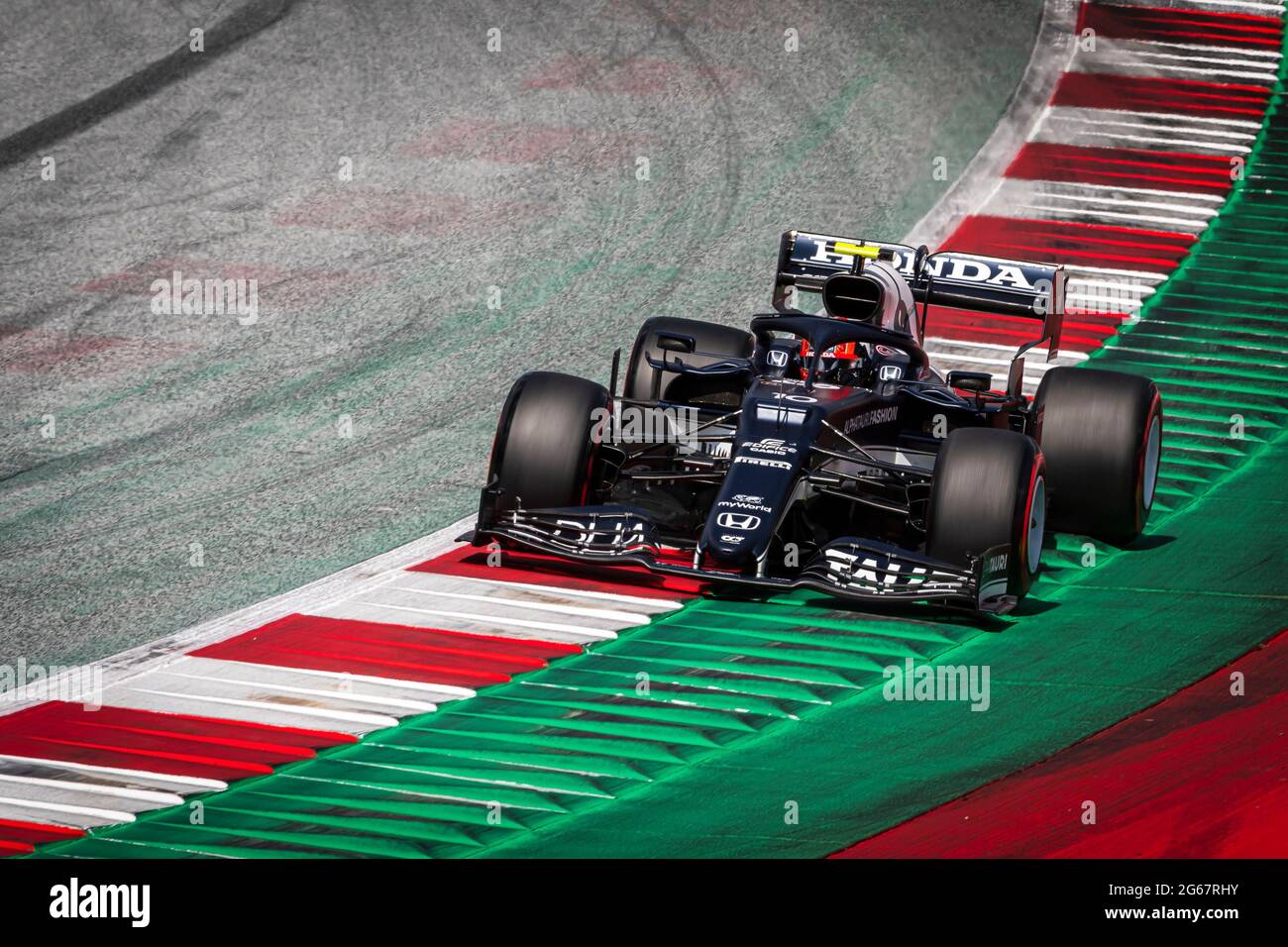 Spielberg, Austria. 03 luglio 2021. Il pilota francese della Scuderia AlphaTauri Honda Pierre Gasly compete durante la sessione di qualificazione del Gran Premio di F1 austriaco al Red Bull Ring di Spielberg. Credit: SOPA Images Limited/Alamy Live News Foto Stock