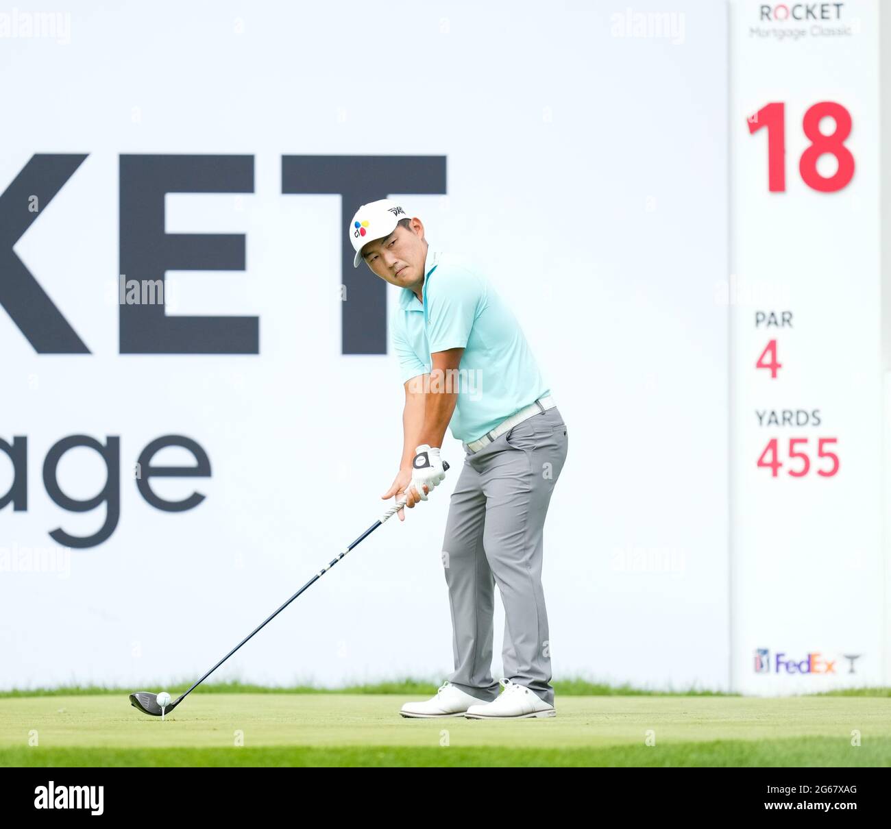 Detroit, Michigan, Stati Uniti. 3 luglio 2021. Sung Kang di Frisco, Texas tee off sulla 18 buche al Rocket Mortgage Classic. Credit: David Donoher/ZUMA Wire/Alamy Live News Foto Stock