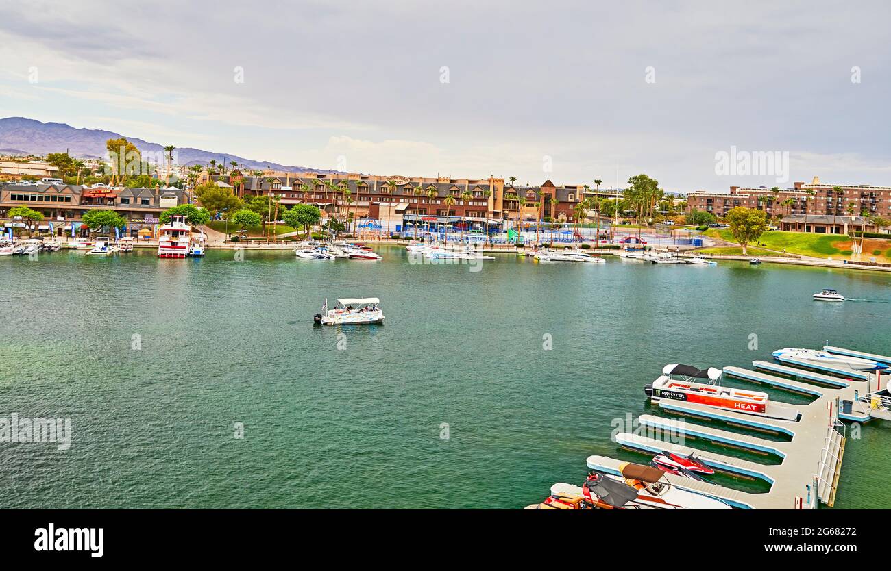 Lake Havasu, Arizona, USA - 30 giugno 2021: Vista del lago Havasu, Arizona, preso dal London Bridge Foto Stock