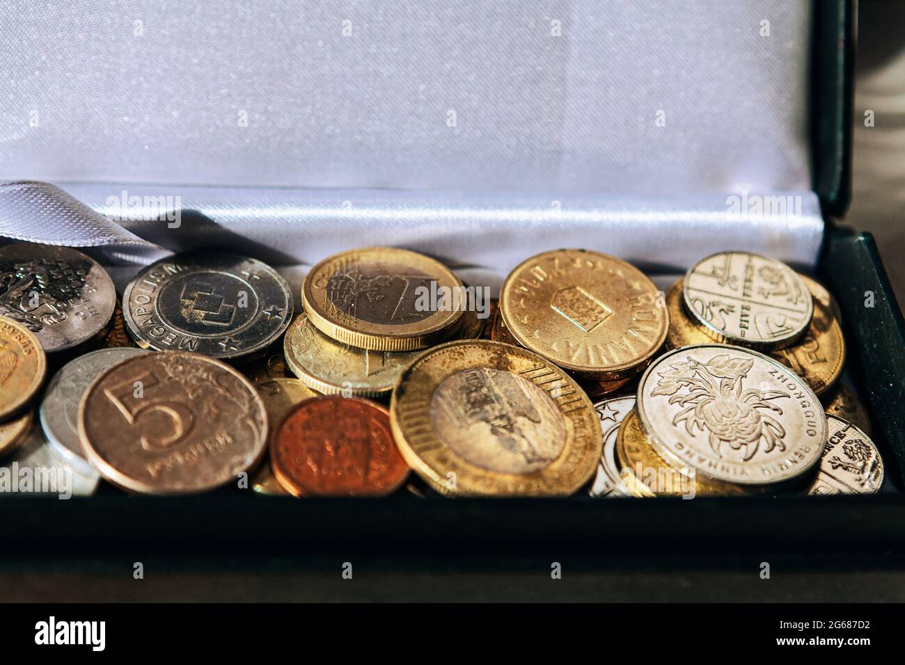 Collezione di monete . Monete diverse da terre europee Foto Stock