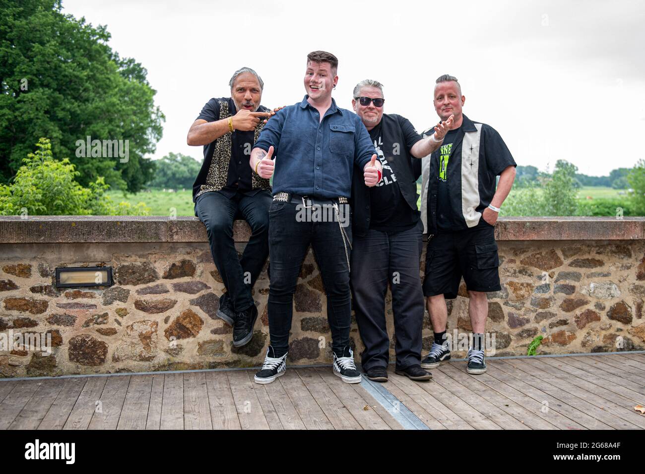 Firebirds-Festival 2021:02.07.2021 im Schloss Trebbsen; Duchi di Tijuana, Neo- Rockabilly Band dalla Germania Foto Stock