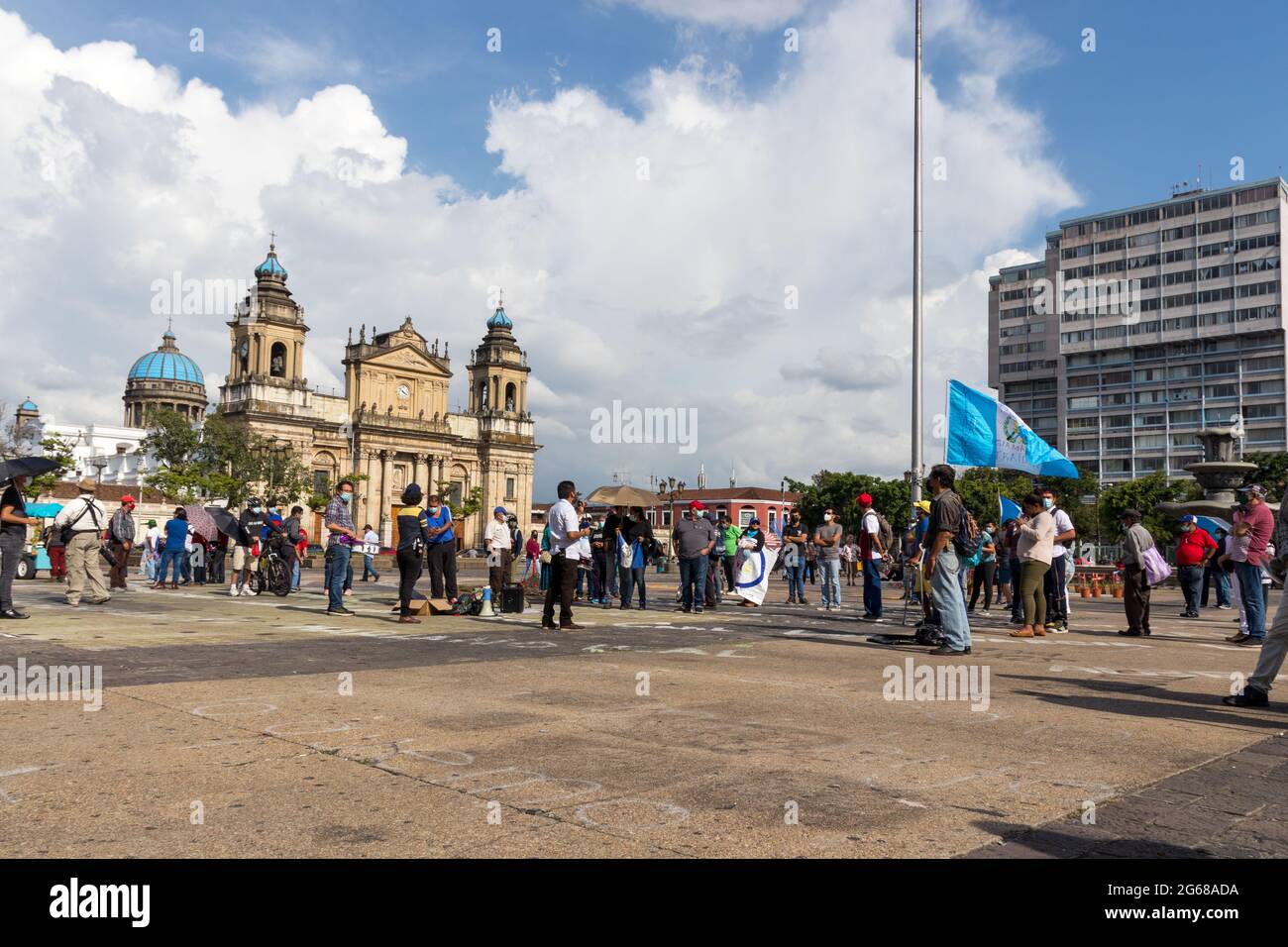 Protesta in Guatemala per chiedere le dimissioni del presidente Giammattei per corruzione e cattiva gestione della crisi pandemica Foto Stock