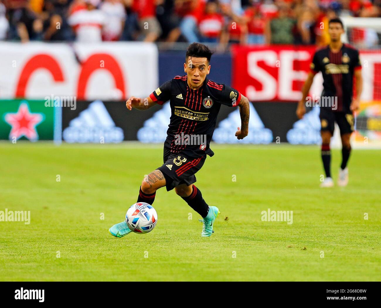 Chicago, USA, 03 luglio 2021. Major League Soccer (MLS) Atlanta United FC Ezequiel Barco gestisce la palla contro il Chicago Fire FC al Soldier Field di Chicago, Illinois, USA. Chicago ha vinto 3-0. Credit: Tony Gadomski / All Sport Imaging / Alamy Live News Foto Stock
