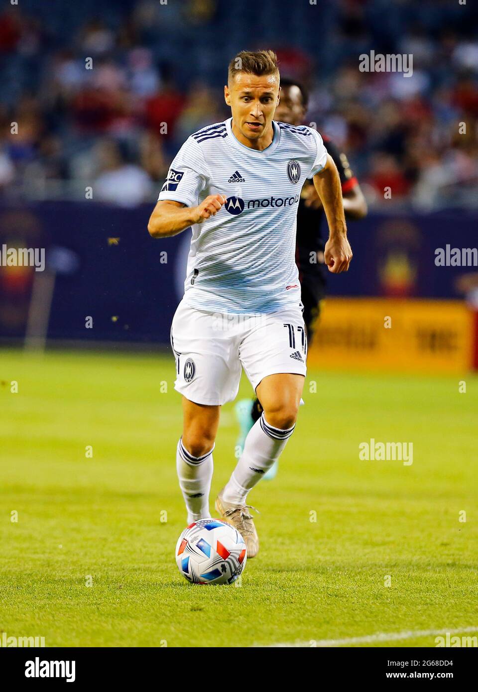 Chicago, USA, 03 luglio 2021. Major League Soccer (MLS) Chicago Fire FC Przemyslaw Frankowski (11) gestisce la palla contro Atlanta United FC al Soldier Field di Chicago, Illinois, USA. Chicago ha vinto 3-0. Credit: Tony Gadomski / All Sport Imaging / Alamy Live News Foto Stock