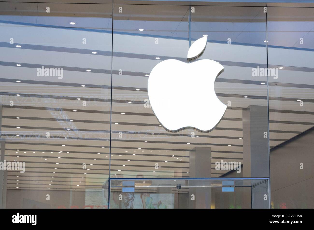 Logo Apple Store al Westfield Shopping Centre, Londra, Inghilterra, Regno Unito Foto Stock