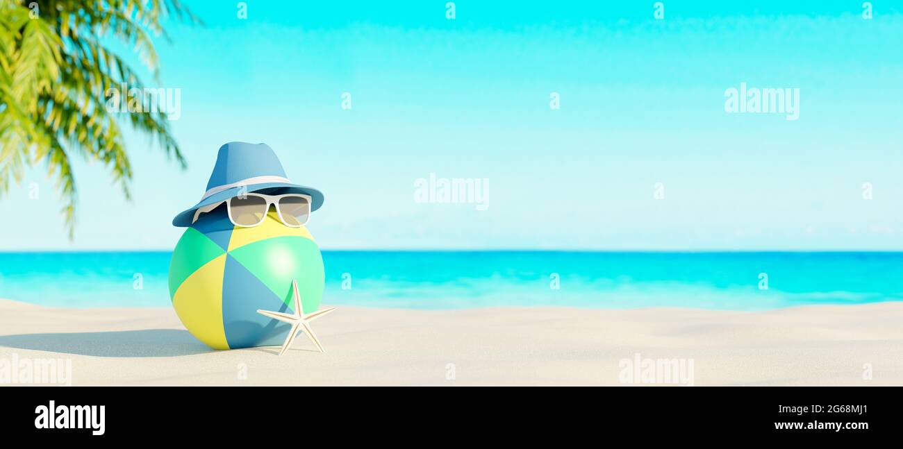 Cappello con occhiali da sole e palla di gomma sulla spiaggia di sabbia. Presentazione 3d del concept delle vacanze estive Foto Stock