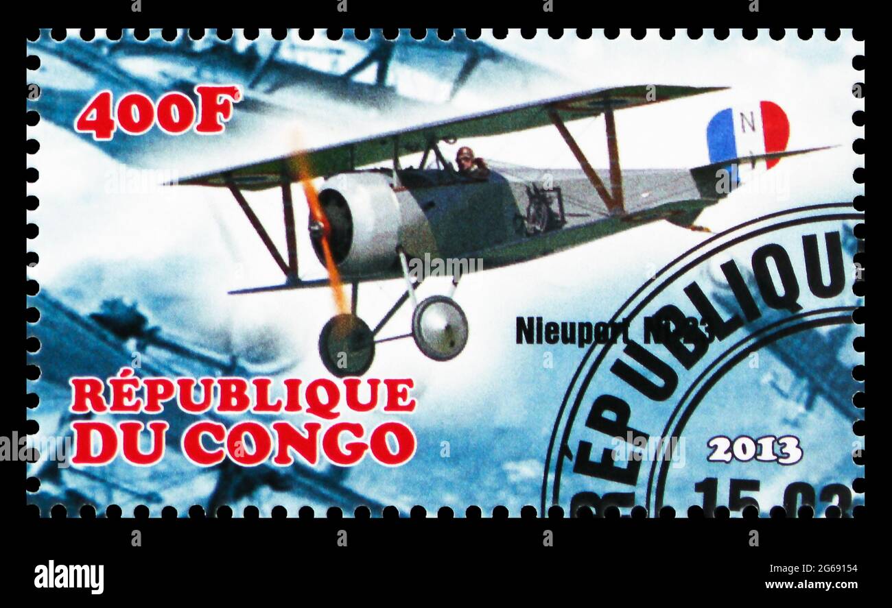 MOSCA, RUSSIA - 28 MARZO 2020: Francobollo stampato in Congo mostra Nieuport NI 23, biplani della prima serie della guerra mondiale, circa 2013 Foto Stock