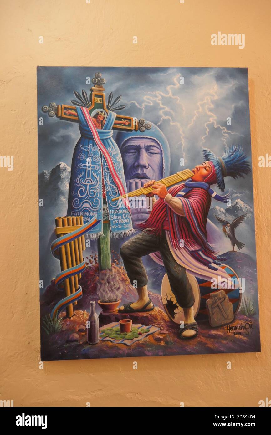 Inca immagine in un museo in Perù agrifoglio faccia giocare musica arte cappello colore fulmine mantello bottiglia Gesù Cristo casco colore immagine colorata Foto Stock