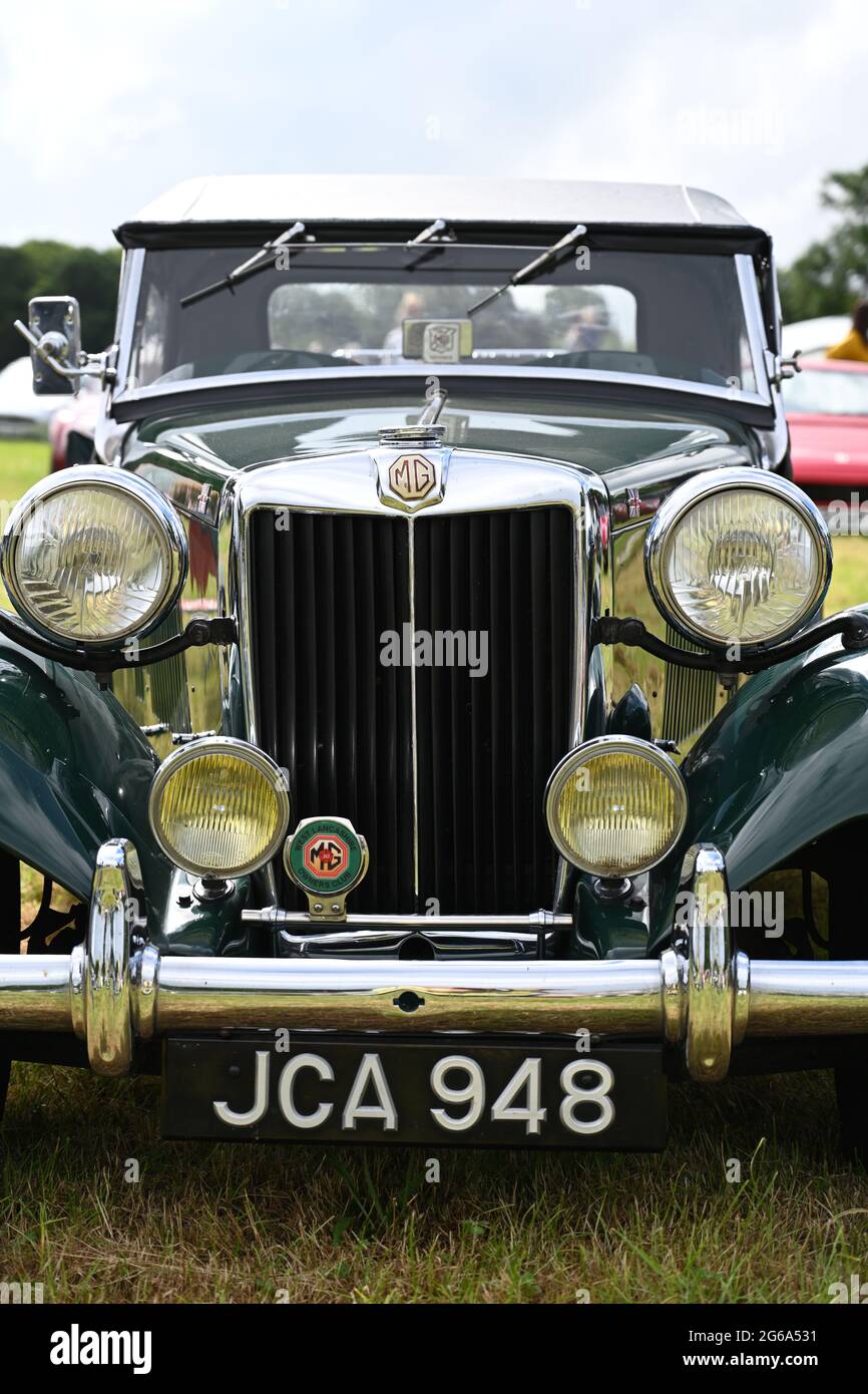 Vista ravvicinata di un'auto d'epoca al Leighton Hall Classic Motor Show, luglio 2021, Carnforth, Lancashire. REGNO UNITO Foto Stock