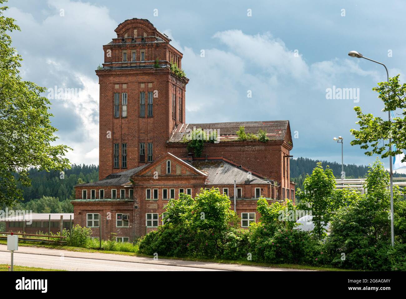 Vecchia fabbrica o distilleria abbandonata a Mänttä-Vilppula, Finlandia Foto Stock