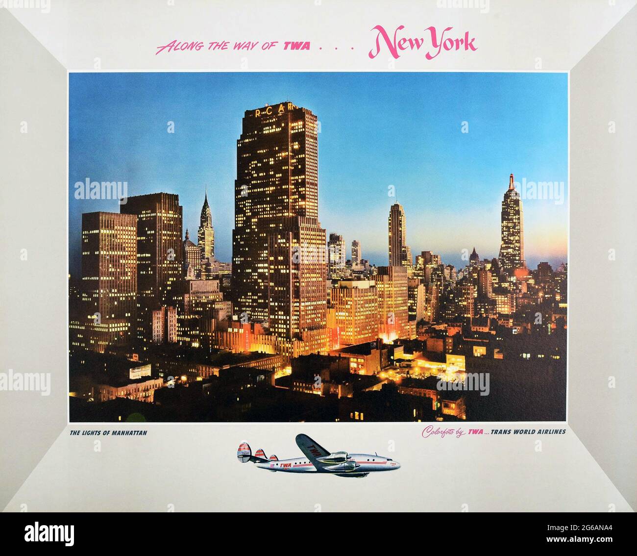 Lungo la strada del TWA... New York (Manhattan). Le luci di Manhattan. Poster TRANS World Airlines. Foto Stock