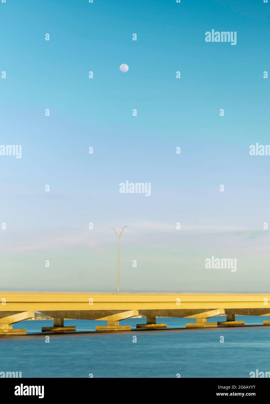 Cape Coral Parkway ponte al crepuscolo lungo esposizione Foto Stock