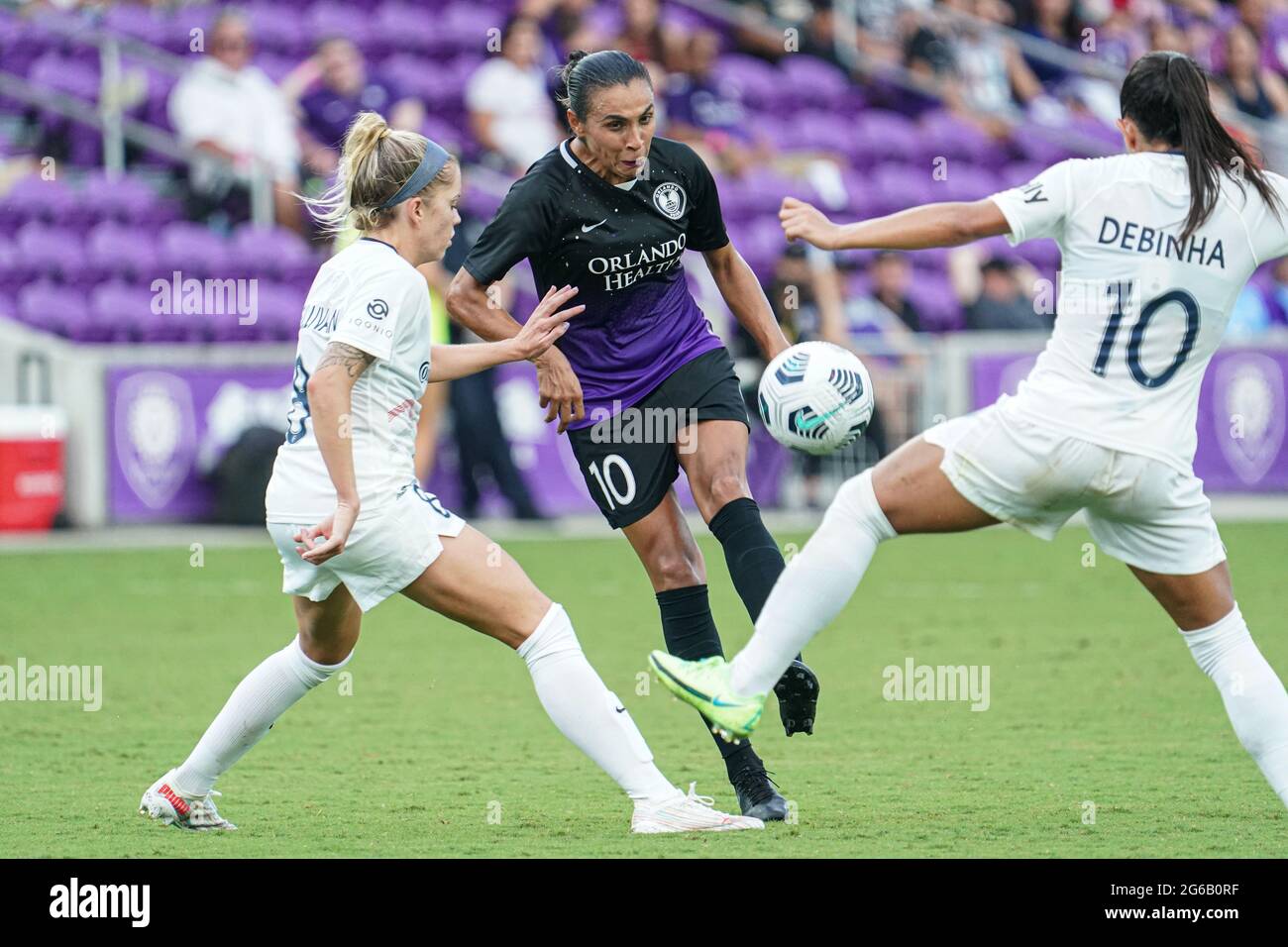 Orlando, Florida, USA, 4 luglio 2021, Marta n. 10 di Orlando Pride tenta di segnare all'Exploria Stadium. (Foto: Marty Jean-Louis) Foto Stock