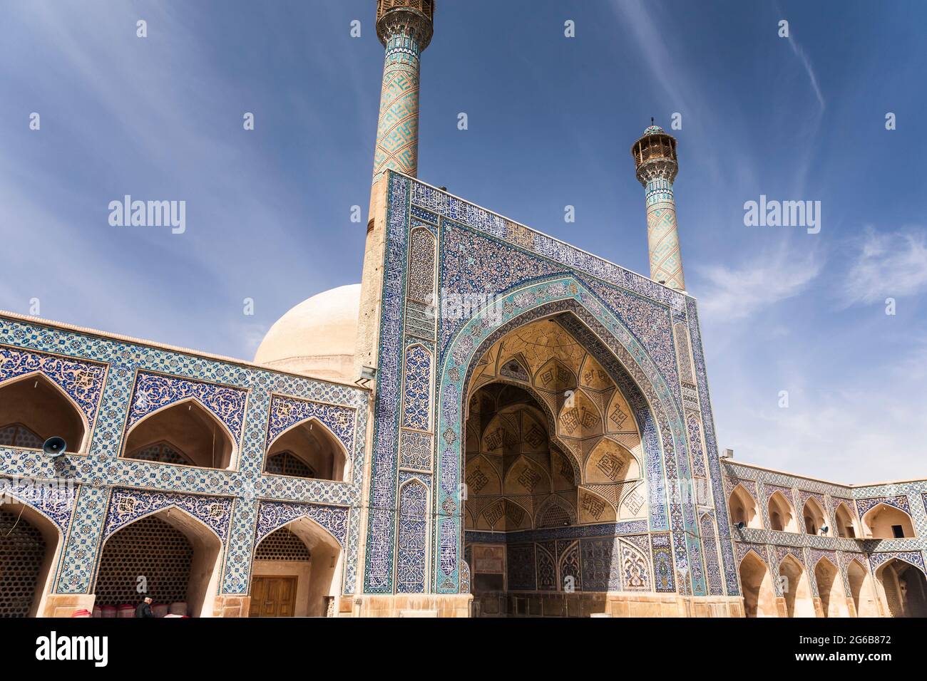 Edificio principale (sala di preghiera) e cortile della moschea del venerdì (moschea di Jameh), Isfahan (Esfahan), Provincia di Isfahan, Iran, Persia, Asia occidentale, Asia Foto Stock