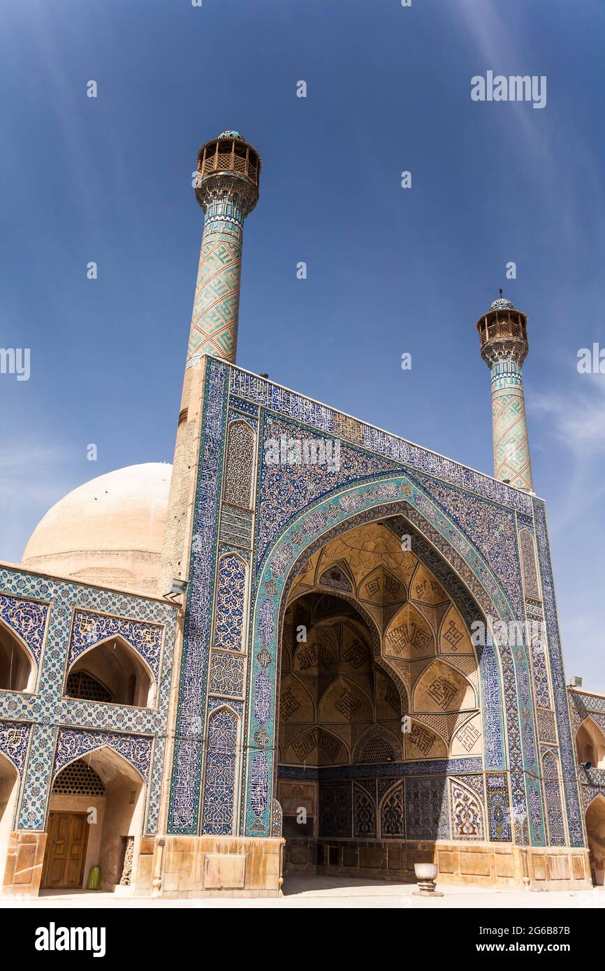 Edificio principale (sala di preghiera) e cortile della moschea del venerdì (moschea di Jameh), Isfahan (Esfahan), Provincia di Isfahan, Iran, Persia, Asia occidentale, Asia Foto Stock