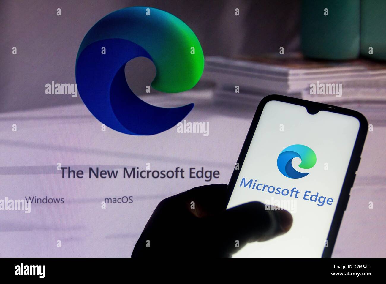 Brasile. 04 luglio 2021. In questa illustrazione fotografica viene visualizzato il logo Microsoft Edge sullo smartphone. (Foto di Rafael Henrique/SOPA Images/Sipa USA) Credit: Sipa USA/Alamy Live News Foto Stock
