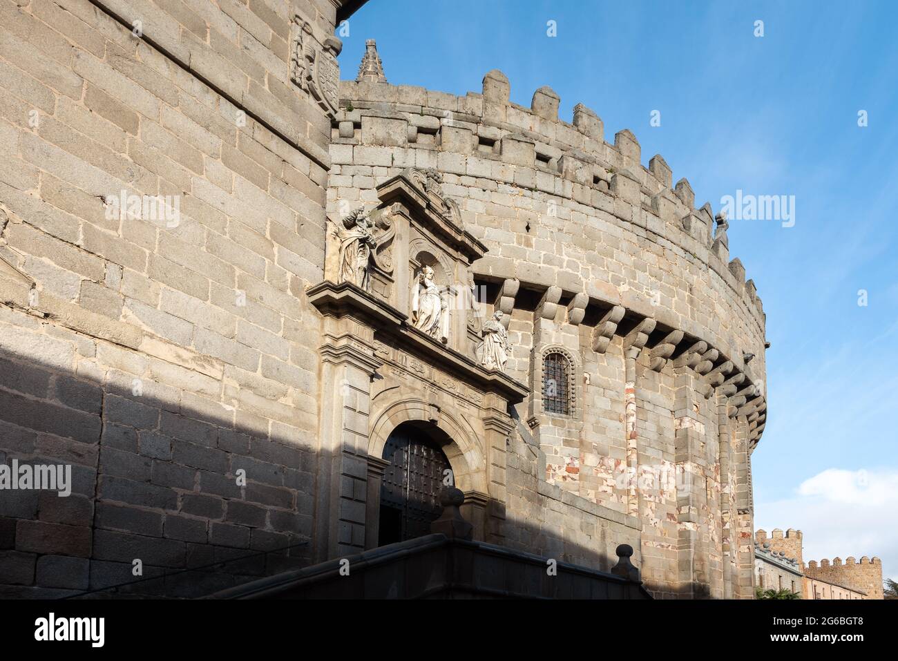 Mura medievali della città costruite in stile romanico, Avila in Spagna Foto Stock