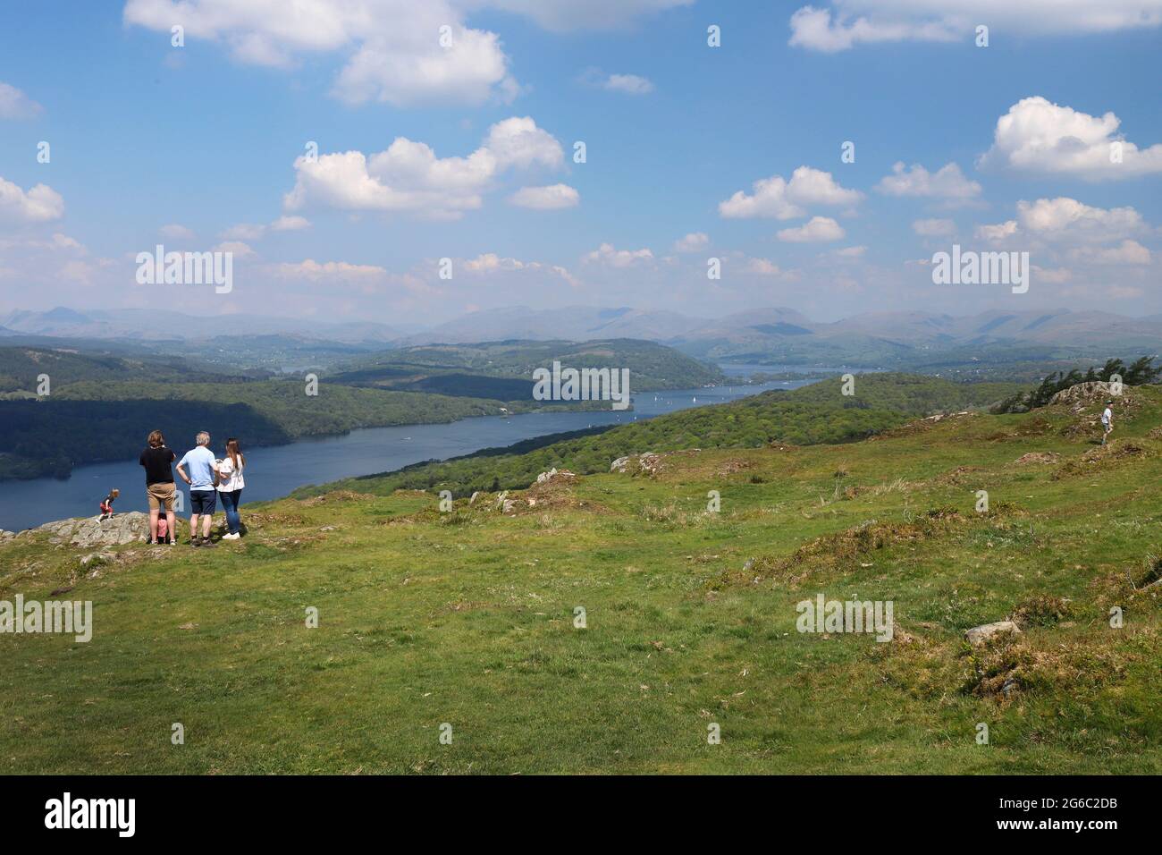 Lago Windermere, e le montagne Cumbrian vista da Gummers come, nel Distretto dei Laghi Inglese Foto Stock