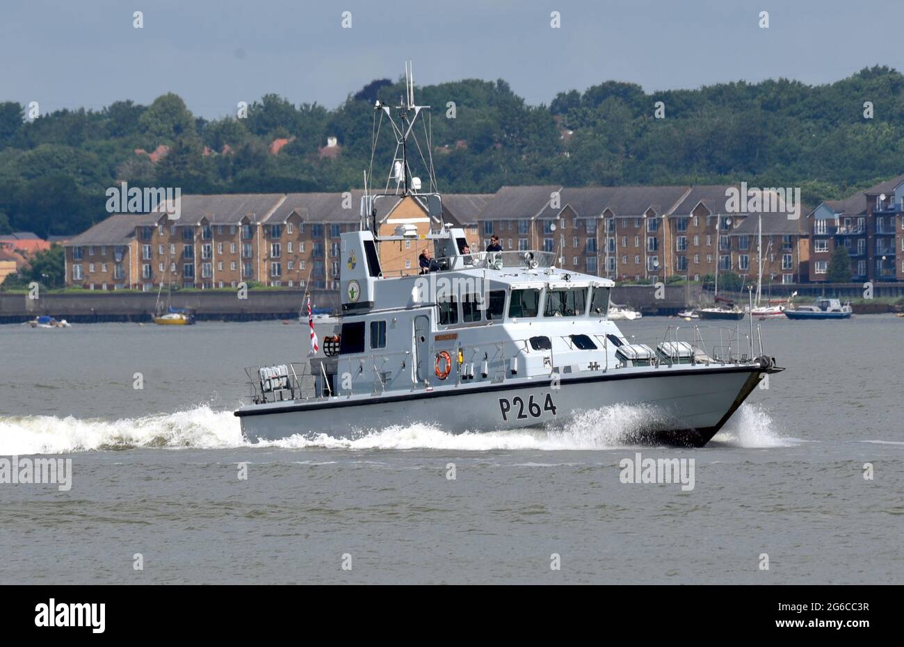 05/07/2021 Gravesend UK dopo aver trascorso la scorsa settimana in esercizio sul Tamigi, HMS Archer e Charger salgono dalla sede centrale della Royal Navy a Londra e sono foto Foto Stock