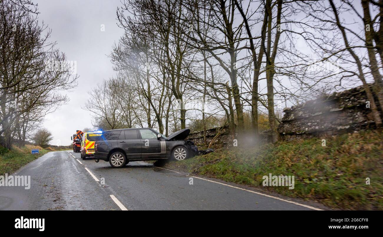 Incidente d'auto su una strada rurale, North Yorkshire, Regno Unito. Foto Stock