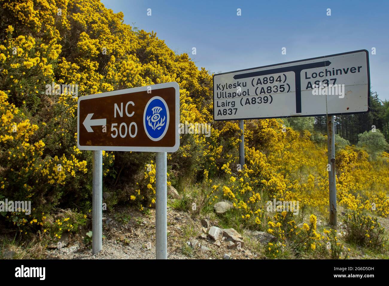 North Coast 500 (NC500) cartelli stradali nelle Highlands scozzesi, Regno Unito Foto Stock