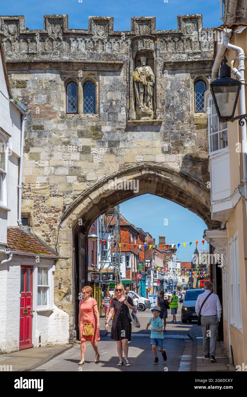 High Street Gate 13 ° secolo porta alla cattedrale vicino, Salisbury, Wiltshire, Inghilterra Foto Stock