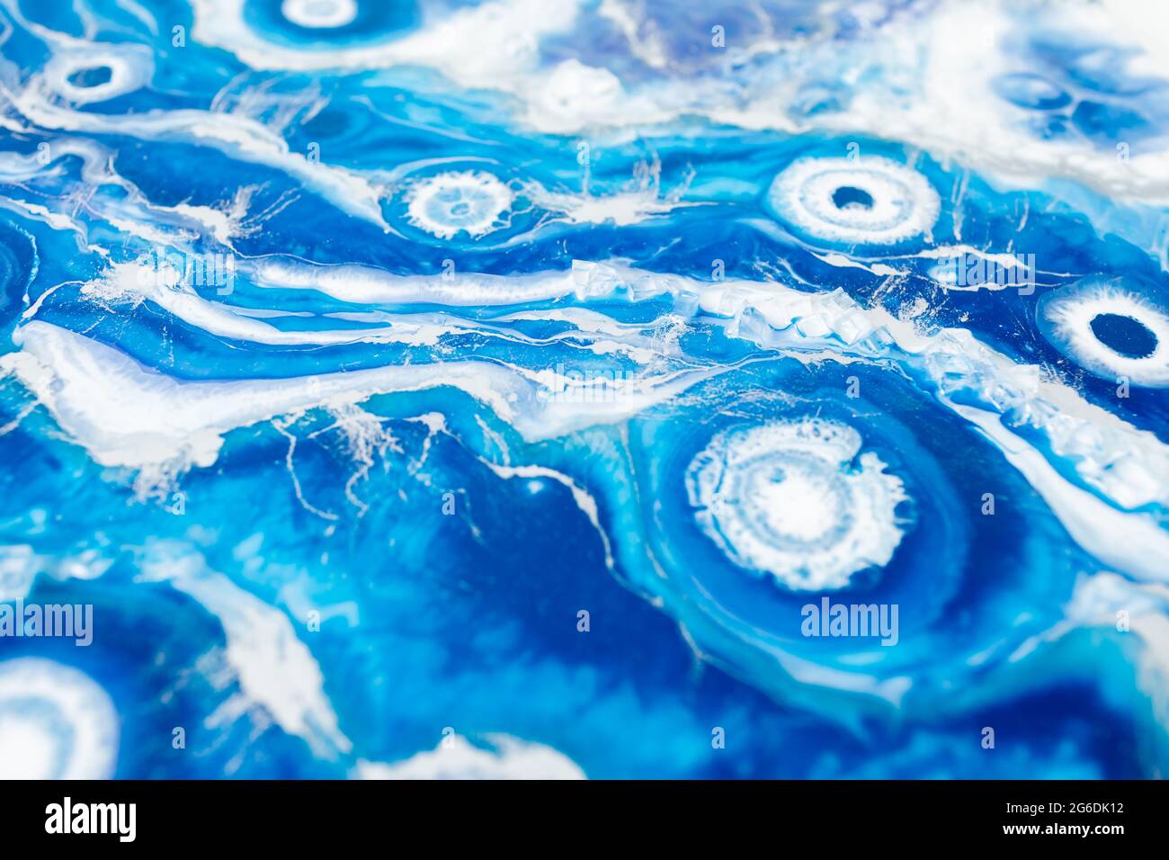 Resina epossidica art. Resina con colori blu e bianco. Composizione  astratta per il tuo progetto Foto stock - Alamy