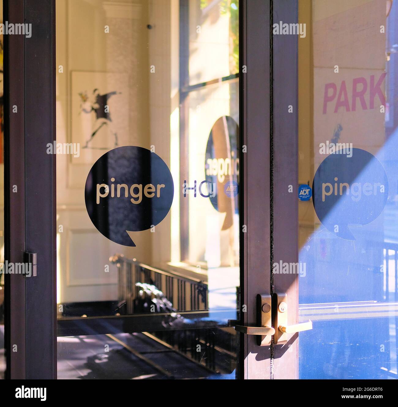 Porta principale per lo sviluppatore di applicazioni di comunicazione, la sede centrale di Pinger nel centro di San Jose, California, USA; iniziata nel 2005; avvio della Silicon Valley. Foto Stock