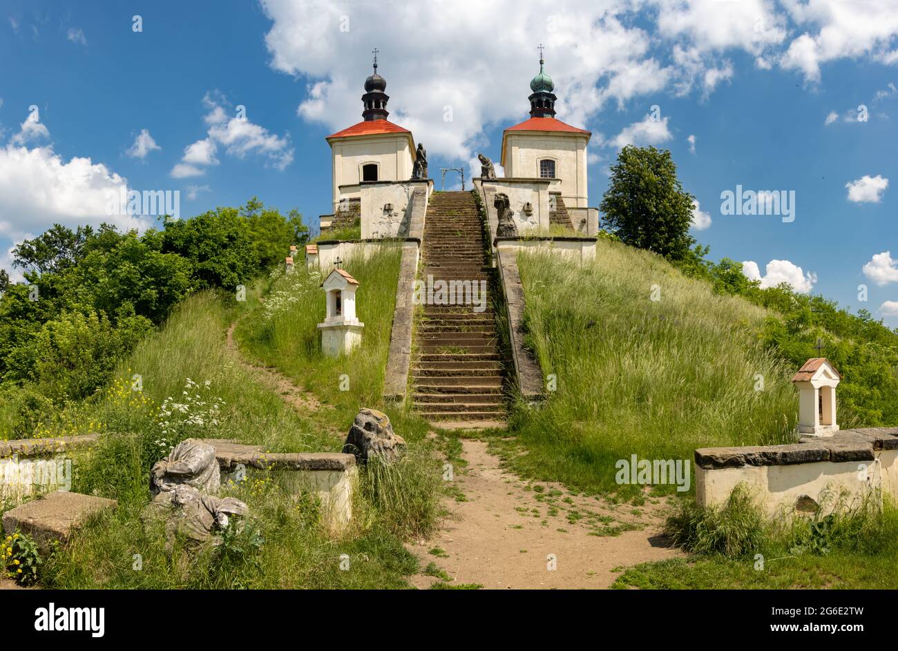 Storica Cappella del Corpus Christi in cima a una collina, Boemia settentrionale, Repubblica Ceca Foto Stock