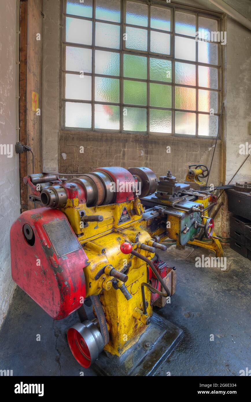 Macchina per la produzione di matrici, 1957, in una ex fucina, museo industriale, Lauf an der Pegnitz, Franconia media, Baviera, Germania Foto Stock