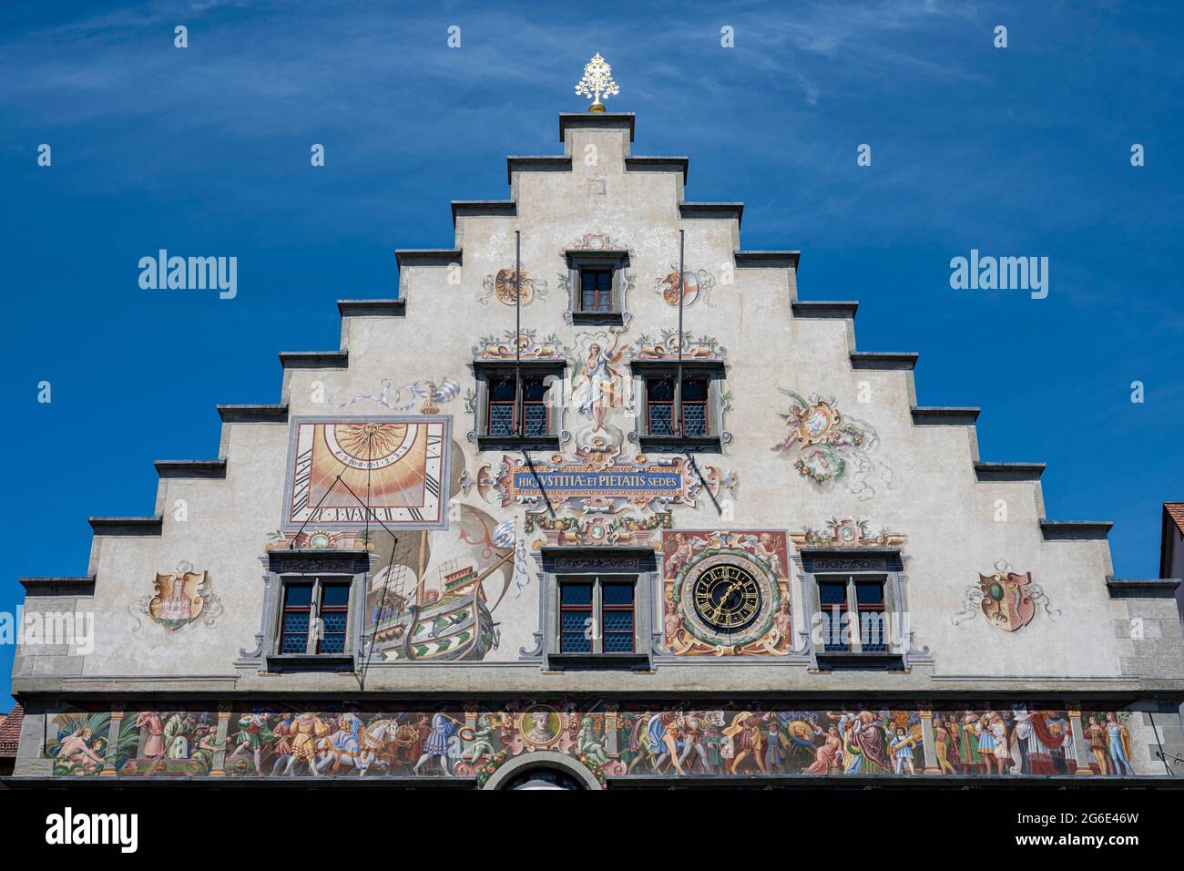 Facciata dipinta di colore, Vecchio Municipio, Lindau Island, Lindau sul Lago di Costanza, Swabia, Germania Foto Stock