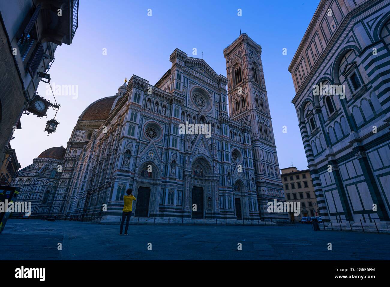 Duomo, Duomo di Firenze. Duomo Santa Maria del Fiore e la cupola del Brunelleschi, Toscana, Itay. Ora blu al mattino, nessuna gente Foto Stock