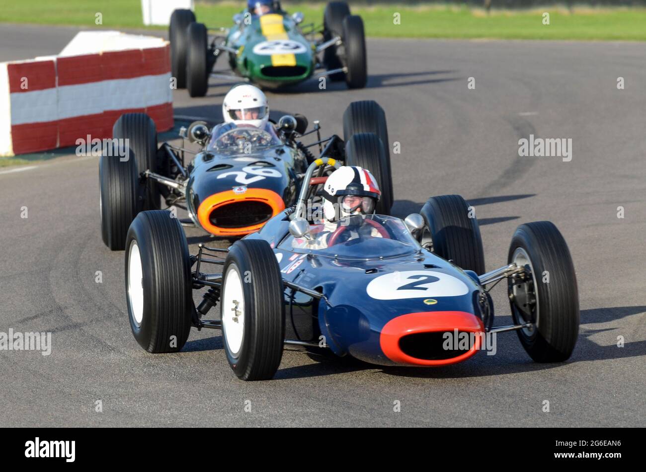 Lotus BRM 24 Classic Grand Prix, auto da corsa vintage di F1 che si disputerà nel Glover Trophy al Goodwood Revival Historic Event, Regno Unito. Auto in competizione Foto Stock