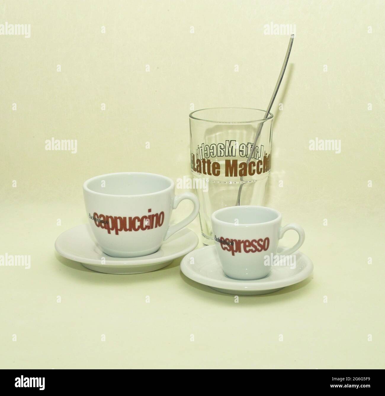 Tazza per cappuccino, tazza per espresso, bicchiere latte macchiato Foto Stock