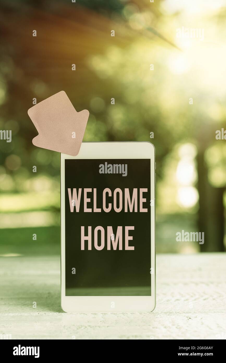 Segno che visualizza Benvenuto a casa. Business idea Expression saluti nuovi proprietari domicilio tappetino ingresso abstract Outdoor smartphone Fotografia, visualizzati Foto Stock