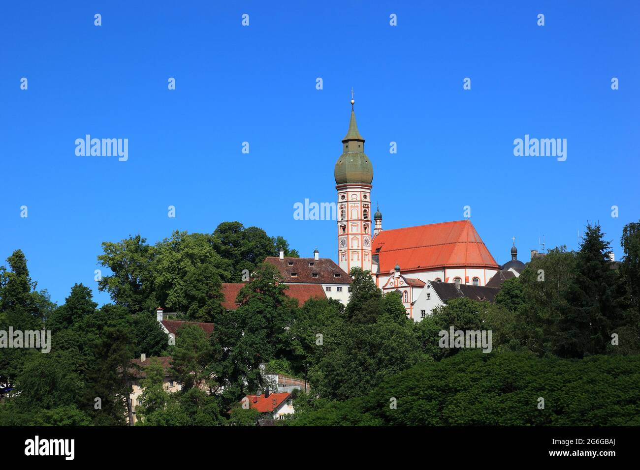 Kloster Andechs ist heute Teil der Benediktinerabtei Sankt Bonifaz in München, die Benediktinermönche auf dem Heiligen Berg Bayerns betreuen eine der Foto Stock