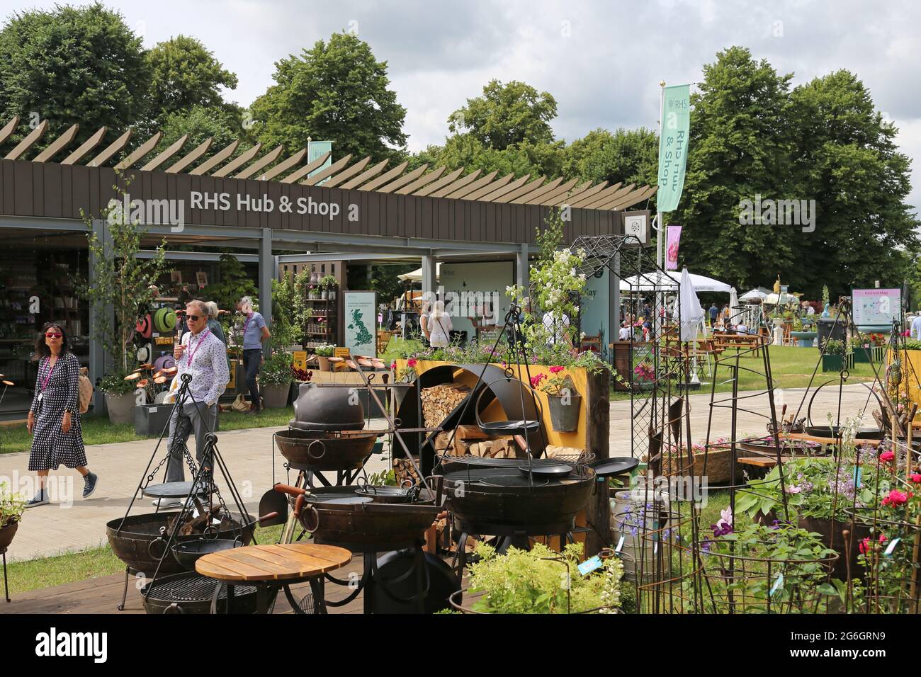 RHS Hub and Shop, RHS Hampton Court Palace Garden Festival 2021, Preview Day, 5 luglio 2021, Londra, Inghilterra, REGNO UNITO Foto Stock