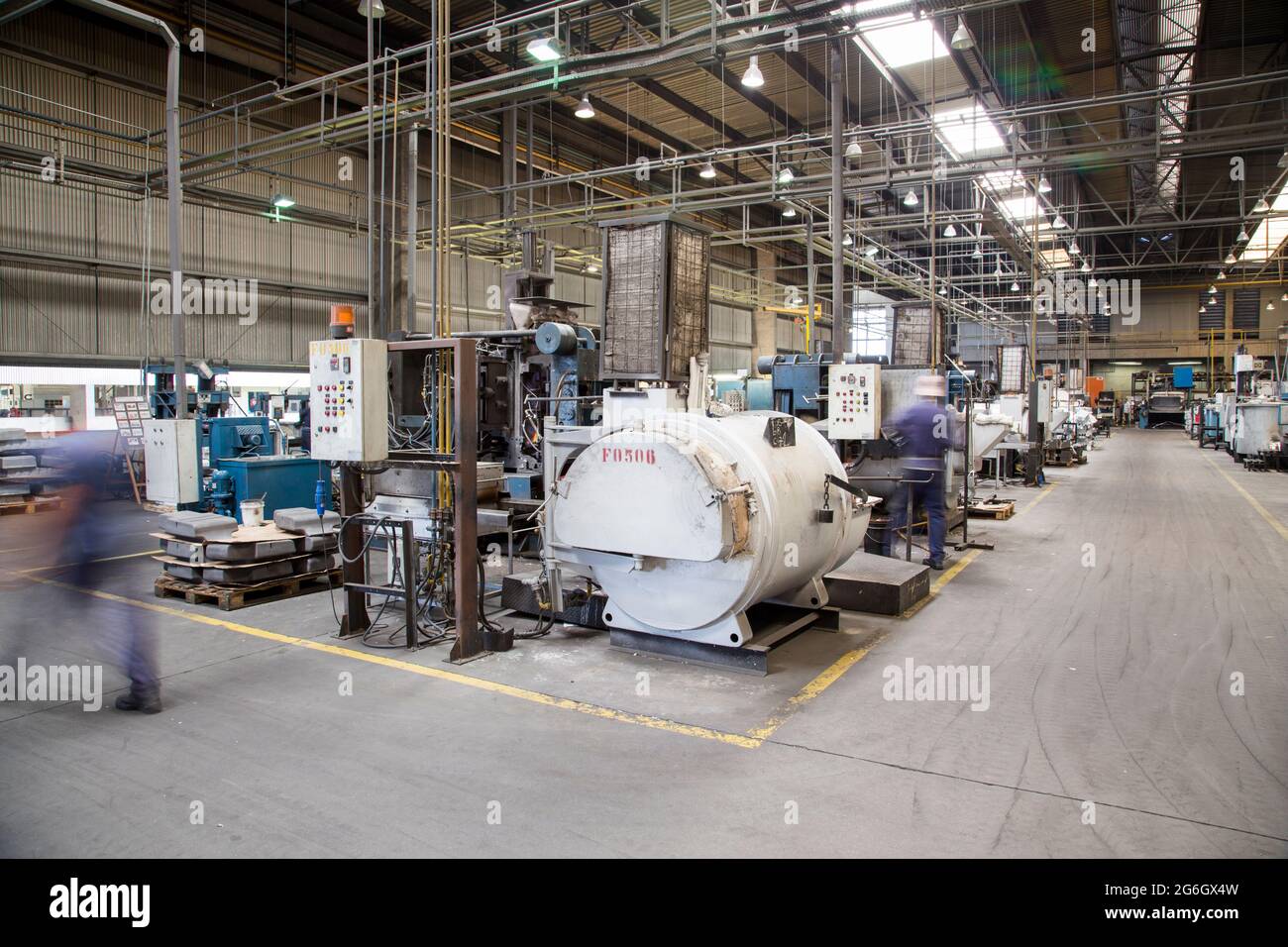 Produzione di alluminio in uno stabilimento brasiliano Foto Stock