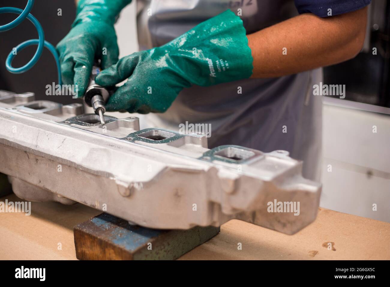 Produzione di alluminio in uno stabilimento brasiliano Foto Stock