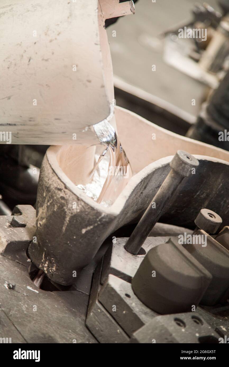 Produzione di alluminio in uno stabilimento brasiliano Foto Stock