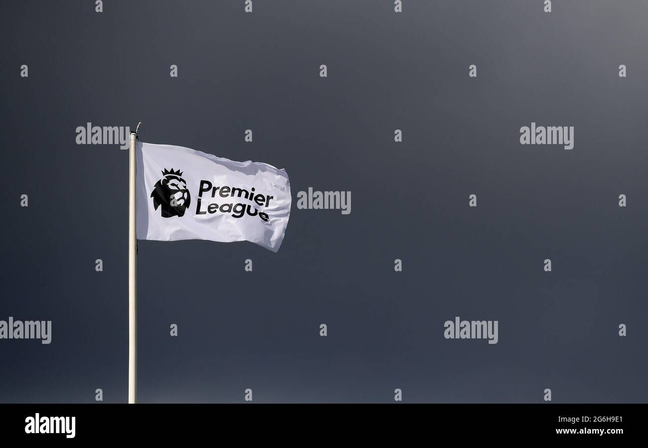 File foto datata 20-07-2020 di una bandiera della Premier League. Data di emissione: Martedì 6 luglio 2021. Foto Stock