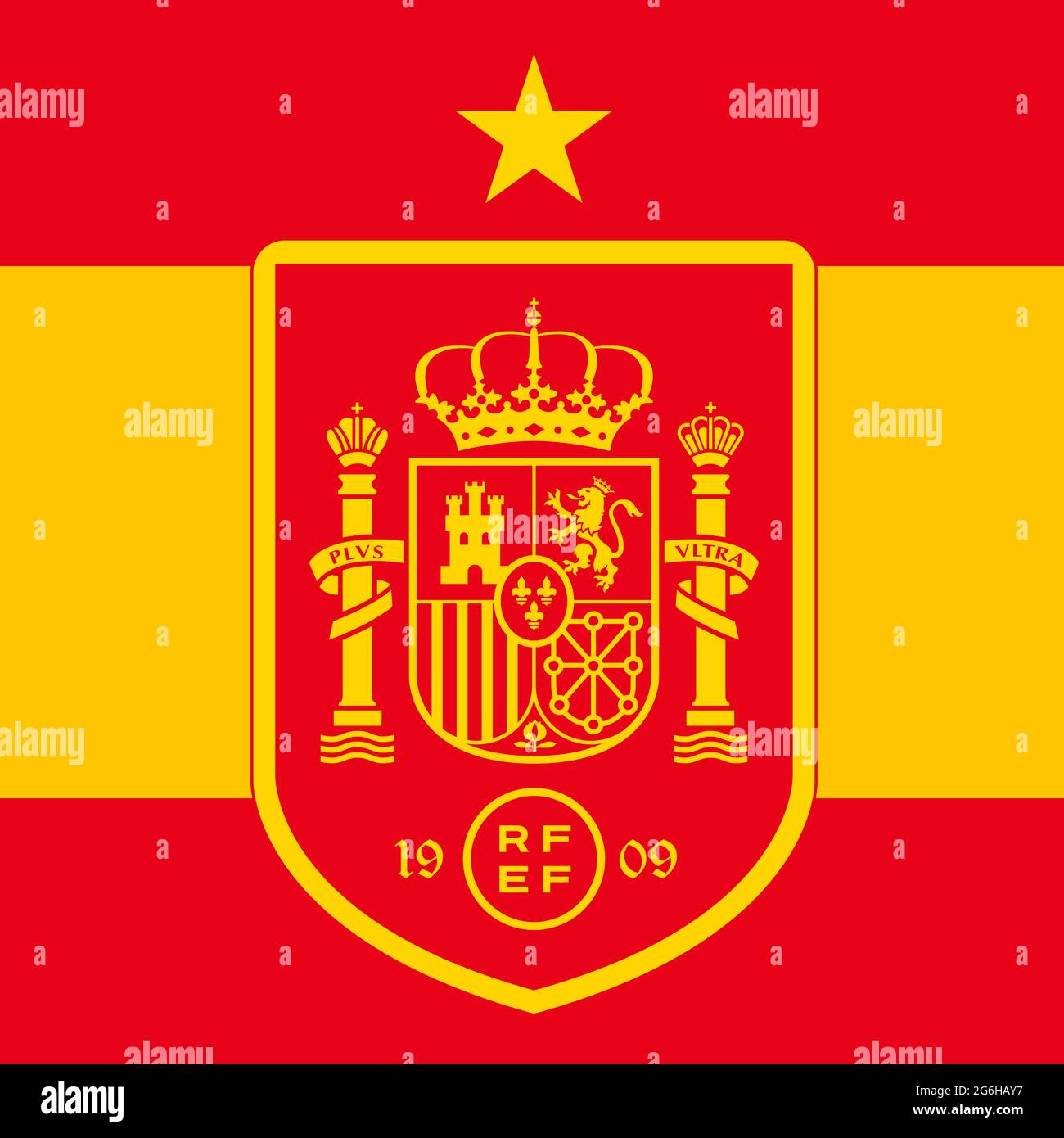 MADRID, SPAGNA, giugno 2021 - bandiera spagnola con il nuovo logo nazionale della federazione calcistica per il campionato europeo 2021 Foto Stock